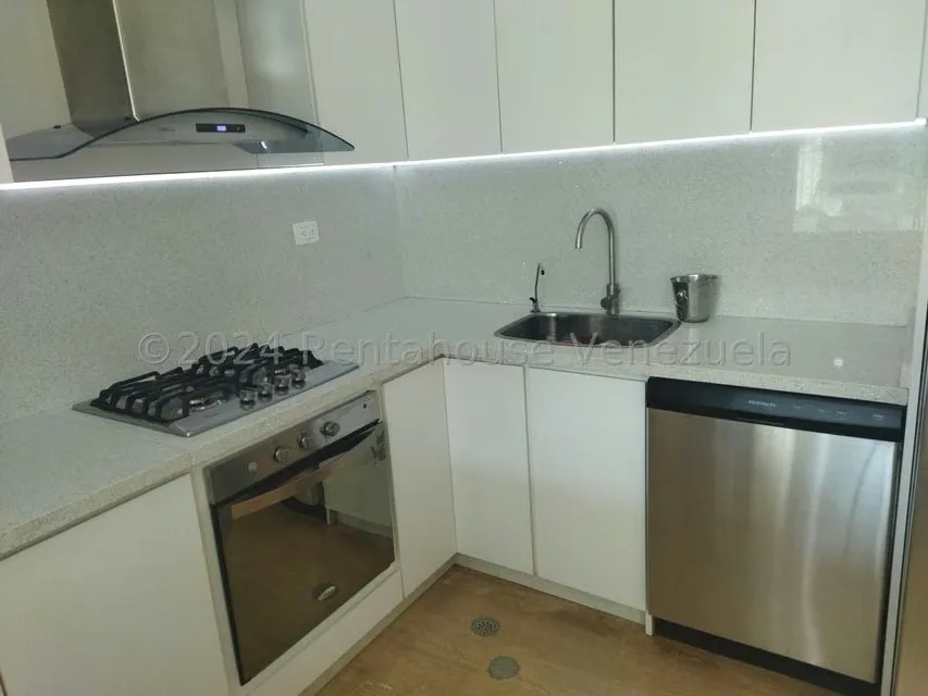 Apartamento (1 Nivel) en Alquiler en Campo Alegre, Distrito Metropolitano - 13