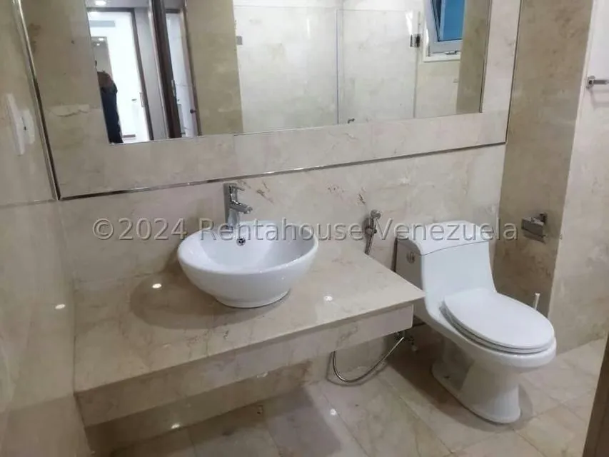 Apartamento (1 Nivel) en Alquiler en Campo Alegre, Distrito Metropolitano - 21