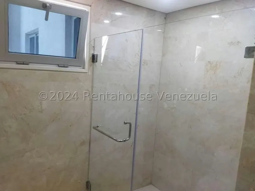 Apartamento (1 Nivel) en Alquiler en Campo Alegre, Distrito Metropolitano - 25