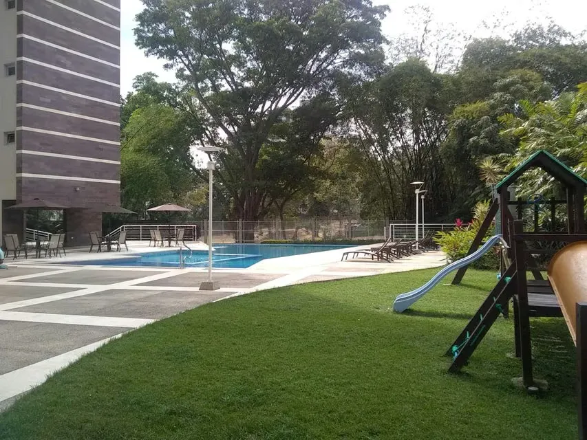 Apartamento (1 Nivel) en Alquiler en Campo Alegre, Distrito Metropolitano - 32