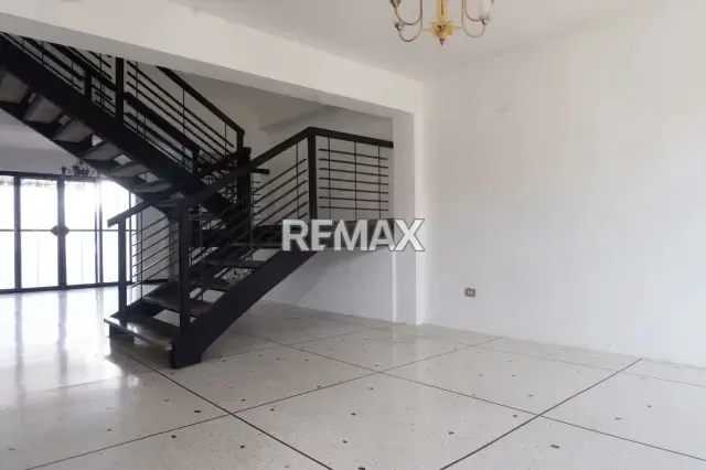 Espectacular Casa en Venta con Amplios Espacios en Conjunto Cerrado, Urb. Los Candiles - Naguanagua - 7