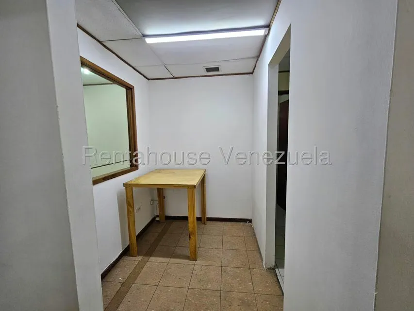 Oficina en Venta en Parroquia Catedral, Distrito Metropolitano - 4