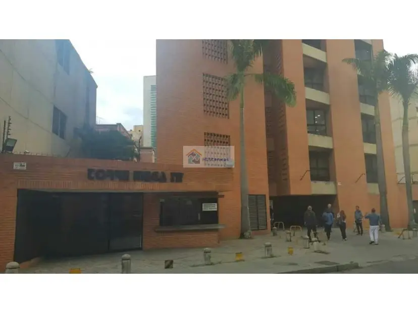 Se alquila oficina VIP 168m2 Los Dos Caminos