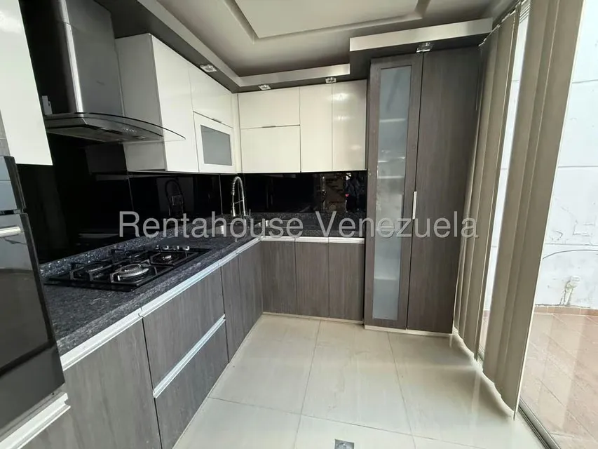 Casa (Duplex) en Alquiler en La Rosaleda, Lara - 11