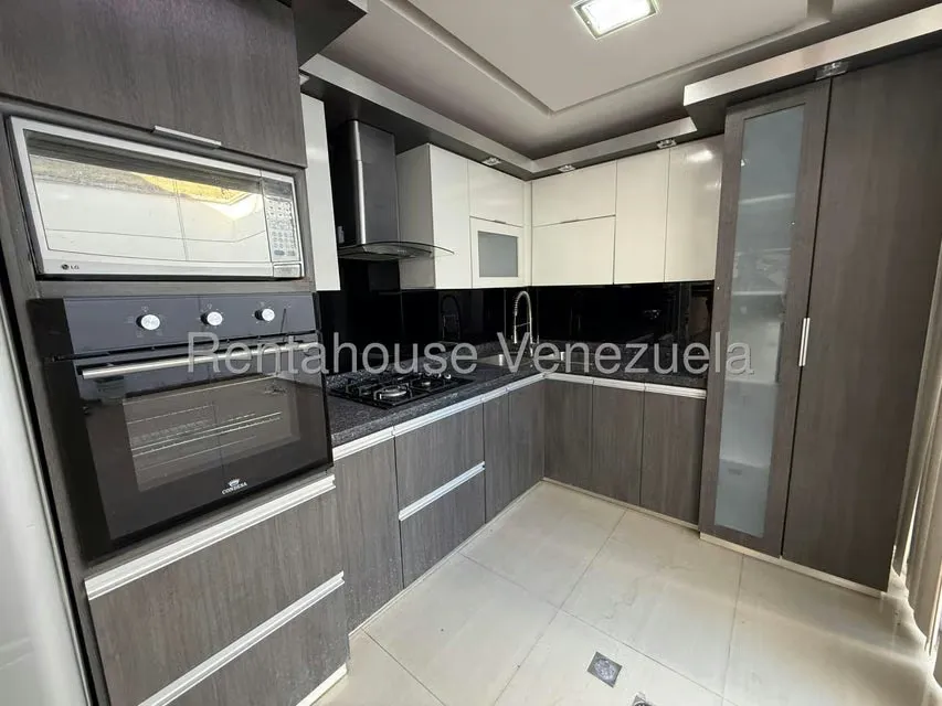 Casa (Duplex) en Alquiler en La Rosaleda, Lara - 8