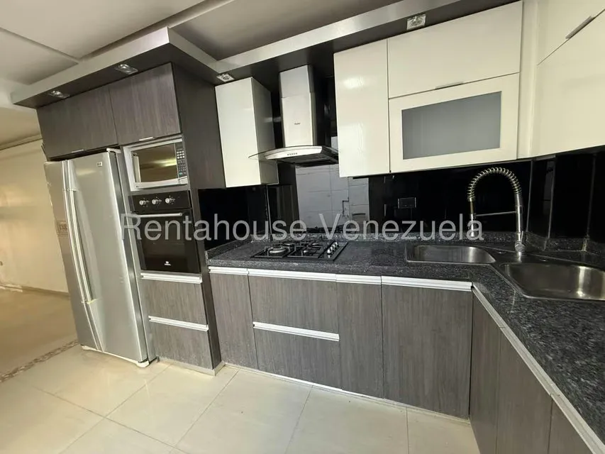 Casa (Duplex) en Alquiler en La Rosaleda, Lara - 10