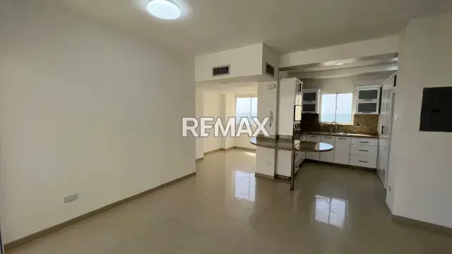 APARTAMENTO EN VENTA CON HERMOSA VISTA AL LAGO EN RESID. PARQUE SANTA LUCÍA - 4