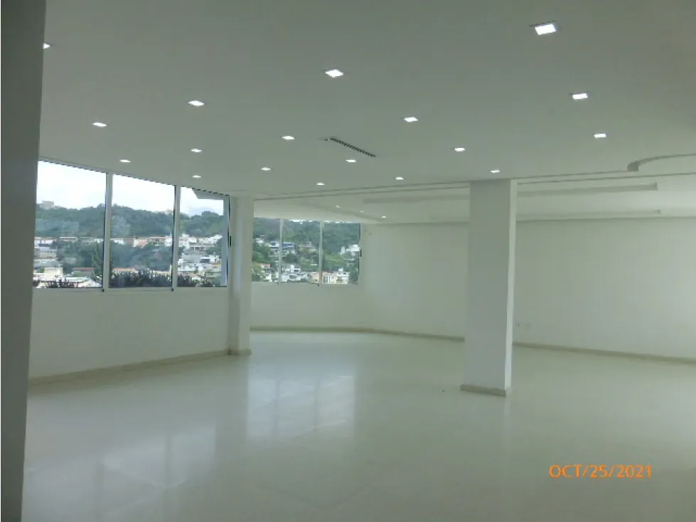 Vendo casa 950m2 Cumbres de Curumo 0752 - 3