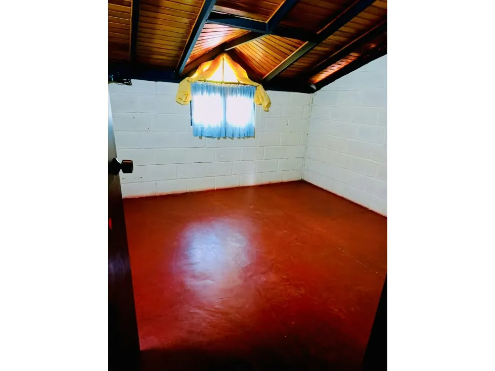 VENTA DE CASA CON TERRENO JUNQUITO, 1254,58 M2 4HAB, 2 Baños - 7