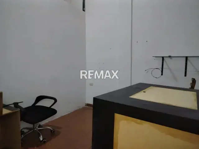 Local Comercial en Alquiler en La AV. 8 con la Mata - Cabudare | 68 m² con Oficina y Santa María - 2