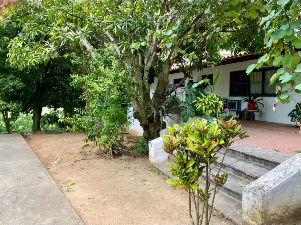 Venta/Valle Arriba/2 terrenos indep 4072m2/casa 1000m2/ calle cerrada