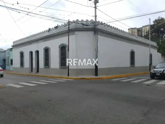 SE ALQUILA EDIFICACIÓN EN EL CENTRO IDEAL PARA COLEGIO - 8