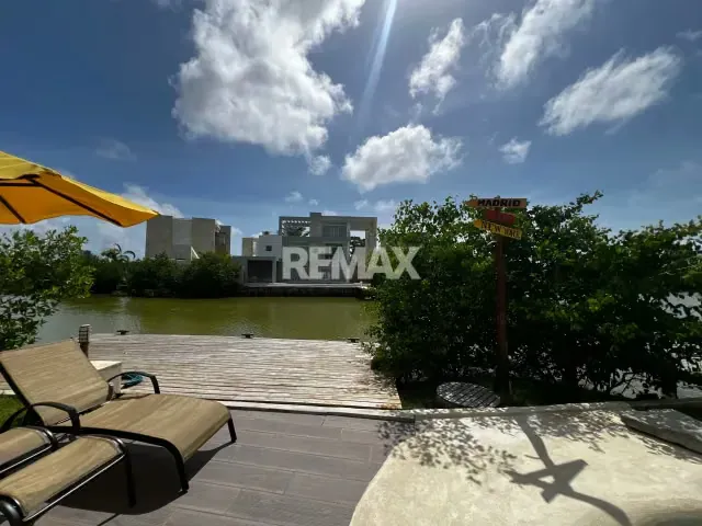 En venta espectacular Townhouse en Puerto Morrocoy de 240m2 - 14