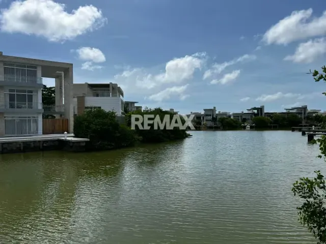 En venta espectacular Townhouse en Puerto Morrocoy de 240m2 - 15