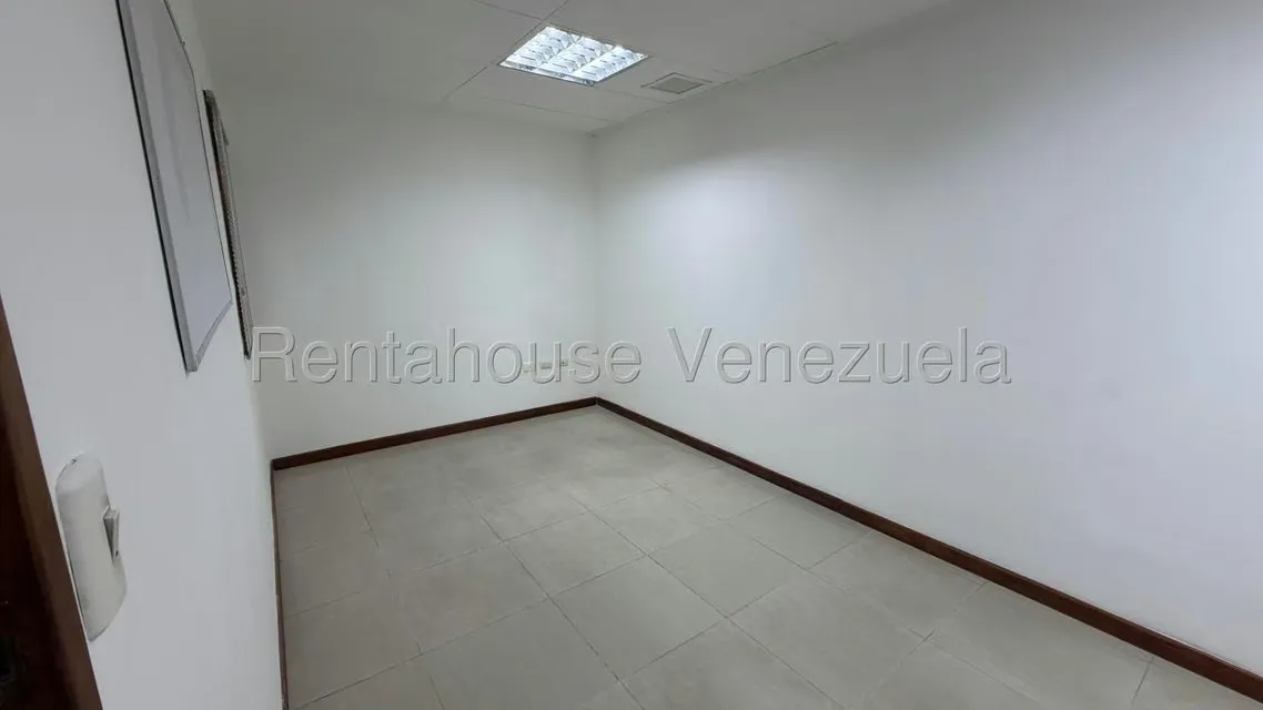 Oficina en Alquiler en Chacao, Distrito Metropolitano - 34