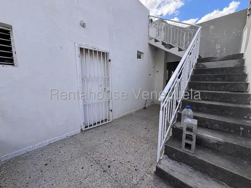 Casa (Multipes Niveles) en Alquiler en Zona Este, Lara - 24