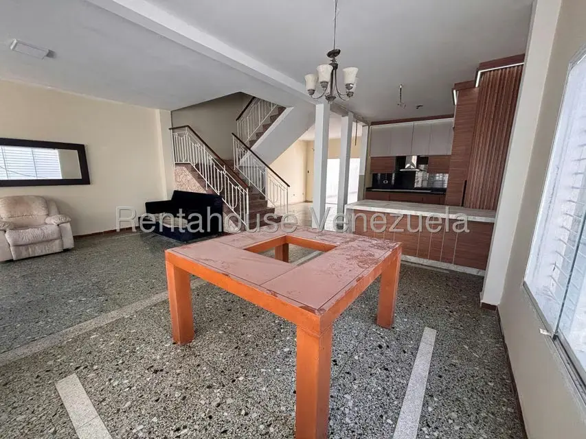 Casa (Multipes Niveles) en Alquiler en Zona Este, Lara - 3