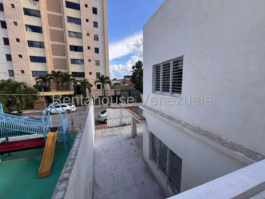Casa (Multipes Niveles) en Alquiler en Zona Este, Lara - 31