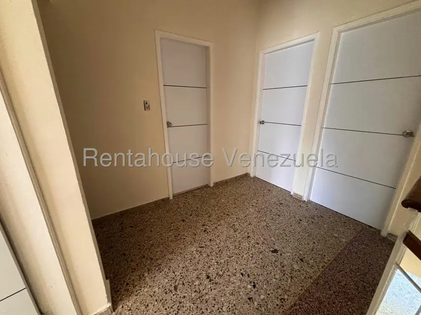 Casa (Multipes Niveles) en Alquiler en Zona Este, Lara - 9