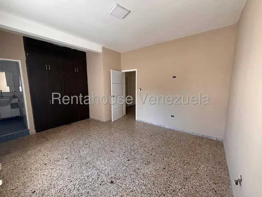 Casa (Multipes Niveles) en Alquiler en Zona Este, Lara - 10
