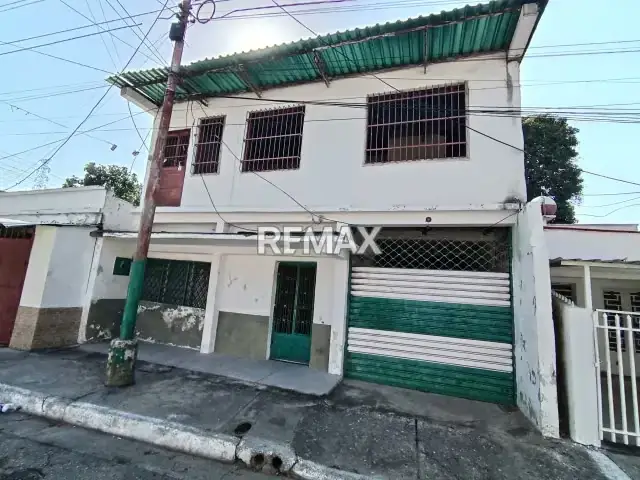 Venta de Casa Amplia en Barrio Bolivar