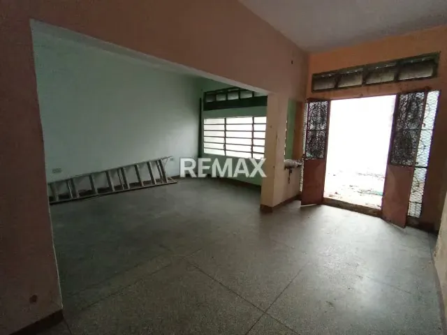 Venta de Casa Amplia en Barrio Bolivar - 11