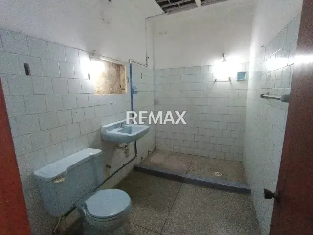 Venta de Casa Amplia en Barrio Bolivar - 13