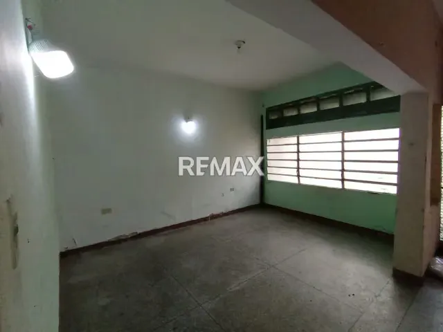 Venta de Casa Amplia en Barrio Bolivar - 16