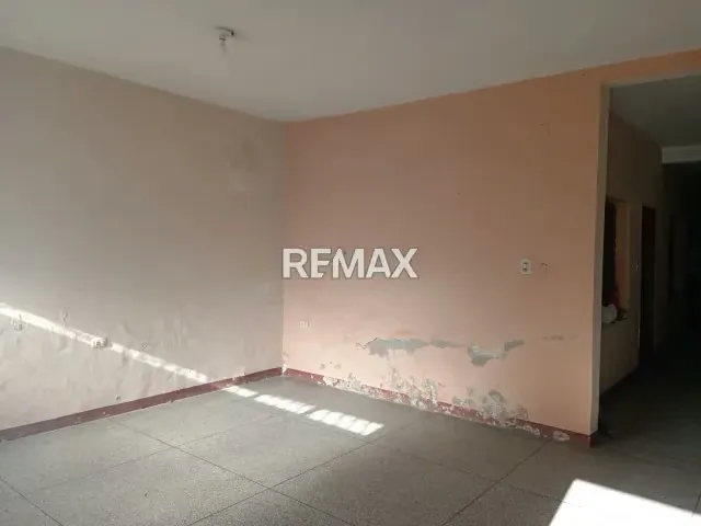 Venta de Casa Amplia en Barrio Bolivar - 8