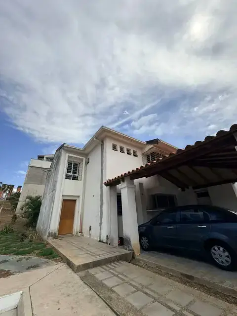 Excelente oportunidad de inversión en el este de la ciudad, Conjunto exclusivo con planta eléctrica. Urb. La Rosaleda