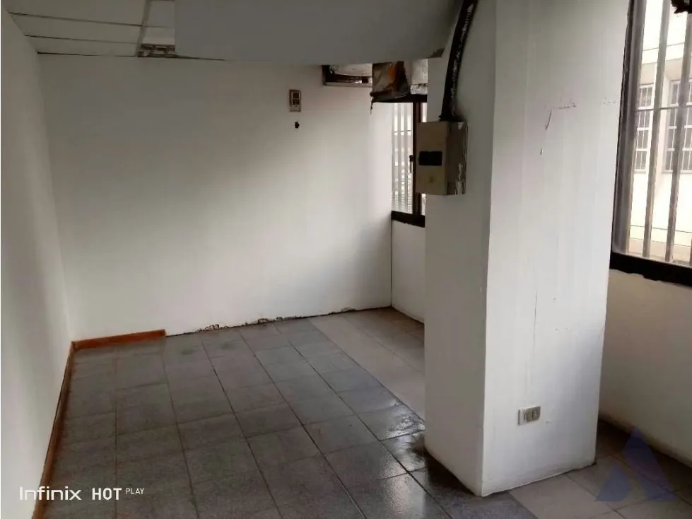 Alquilo local a nivel de calle 600m2 La Urbina 4356 - 10