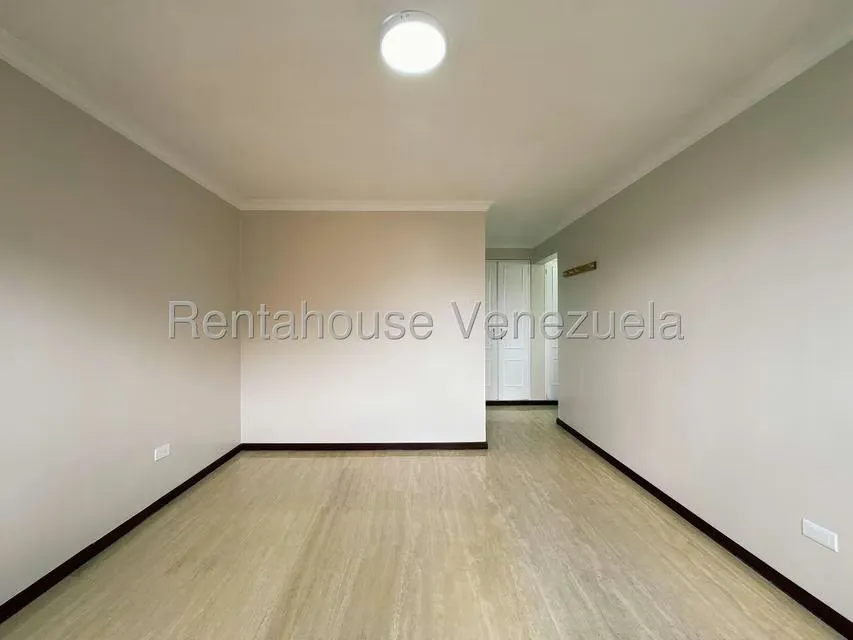 Apartamento (1 Nivel) en Venta en Colinas de La Tahona, Distrito Metropolitano - 12