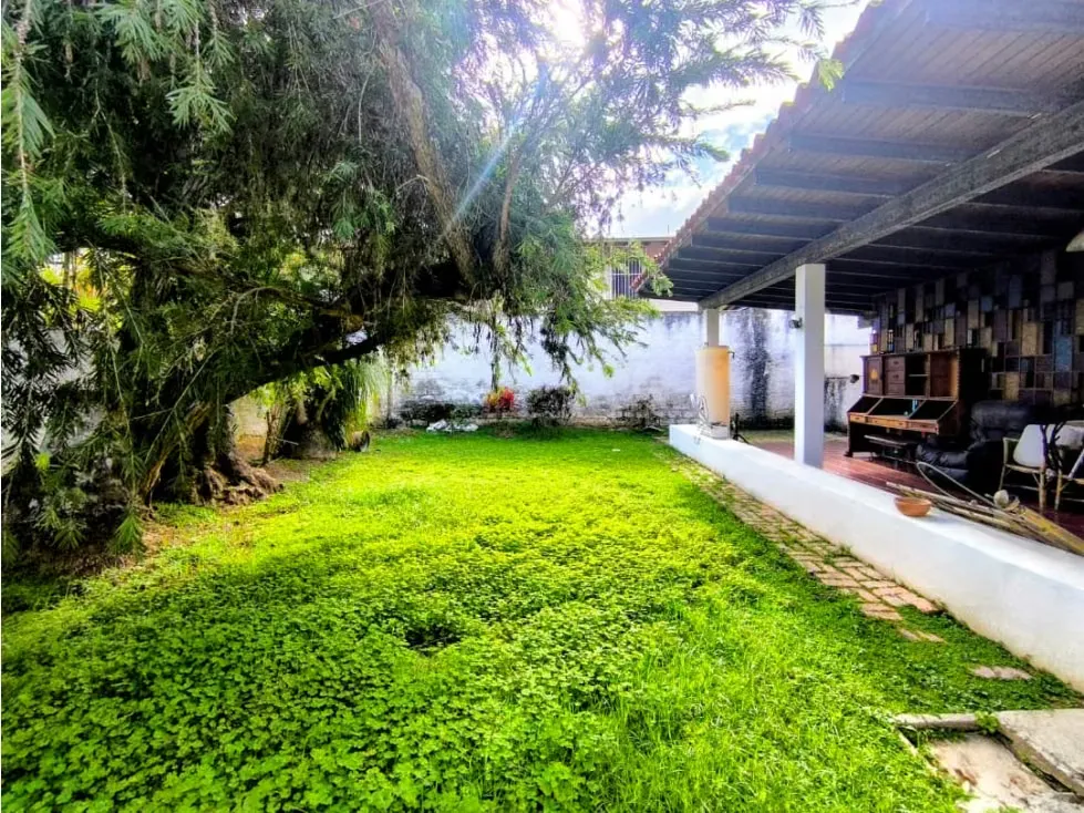 Se vende casa 547m² 4h+s/3b+s/4p Caurimare - 2