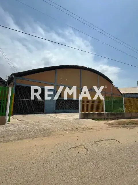 Se Alquila Galpon Comercial Sector Transito