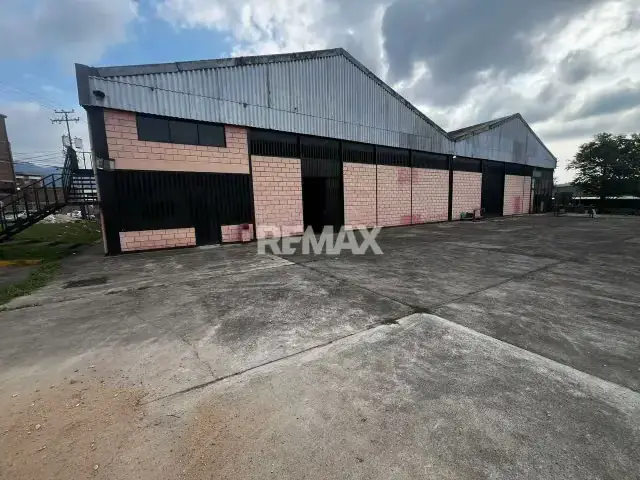 Amplio Galpón en Venta