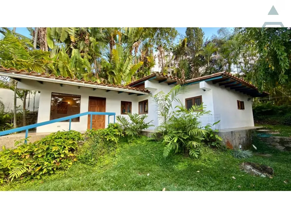 Se vende casa 2100m² 4h+s/4b+s/6p Cerro verde