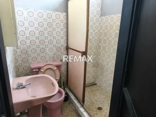 CASA PARA REESTRUCTURAR URB. SAN MIGUEL - 11