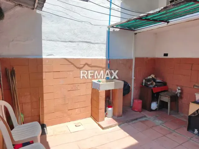 CASA PARA REESTRUCTURAR URB. SAN MIGUEL - 9