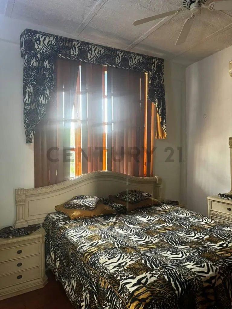 En Venta Espectacular casa en Los Altos de Santa Fe. - 19