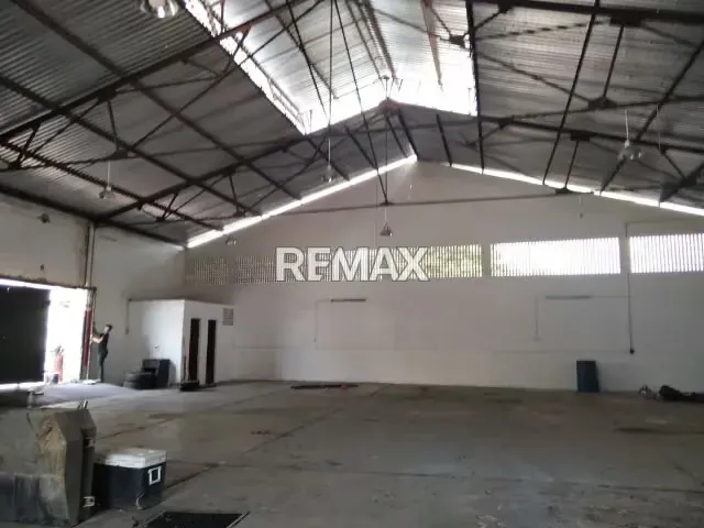 GALPON EN ALQUILER A MEDIA CUADRA AV BOLIVAR PARROQUIA SAN JOSE 600 mts2 - 2