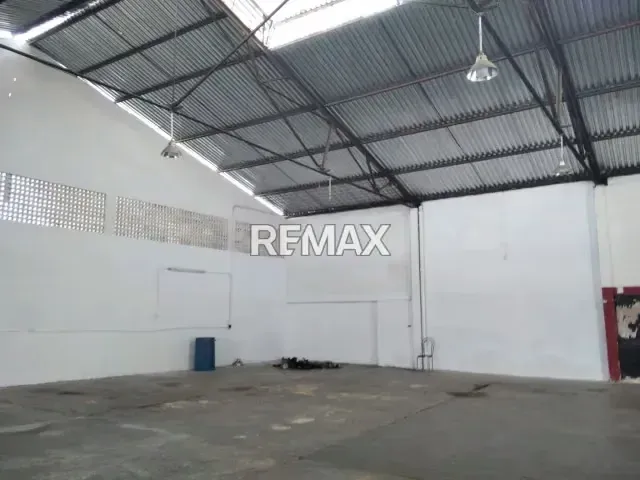 GALPON EN ALQUILER A MEDIA CUADRA AV BOLIVAR PARROQUIA SAN JOSE 600 mts2 - 3