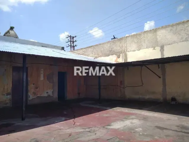 GALPON EN ALQUILER A MEDIA CUADRA AV BOLIVAR PARROQUIA SAN JOSE 600 mts2 - 8