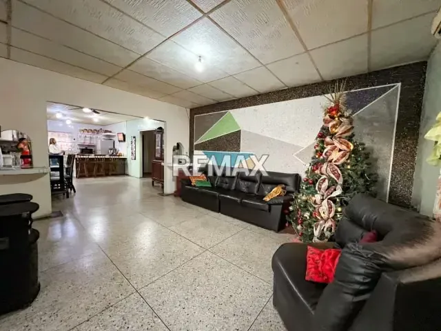 Edificación multipropósito en venta en el Sector Luis Aparicio, San Francisco - 14