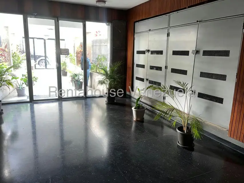 Apartamento (1 Nivel) en Venta en Santa Monica, Distrito Metropolitano - 24