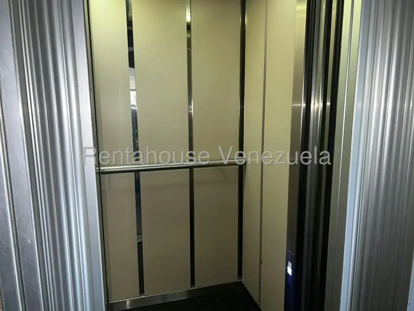 Apartamento (1 Nivel) en Venta en Santa Monica, Distrito Metropolitano - 27