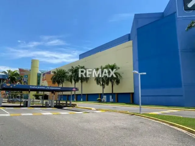 En alquiler local comercial en C.C. Metrópolis - 2