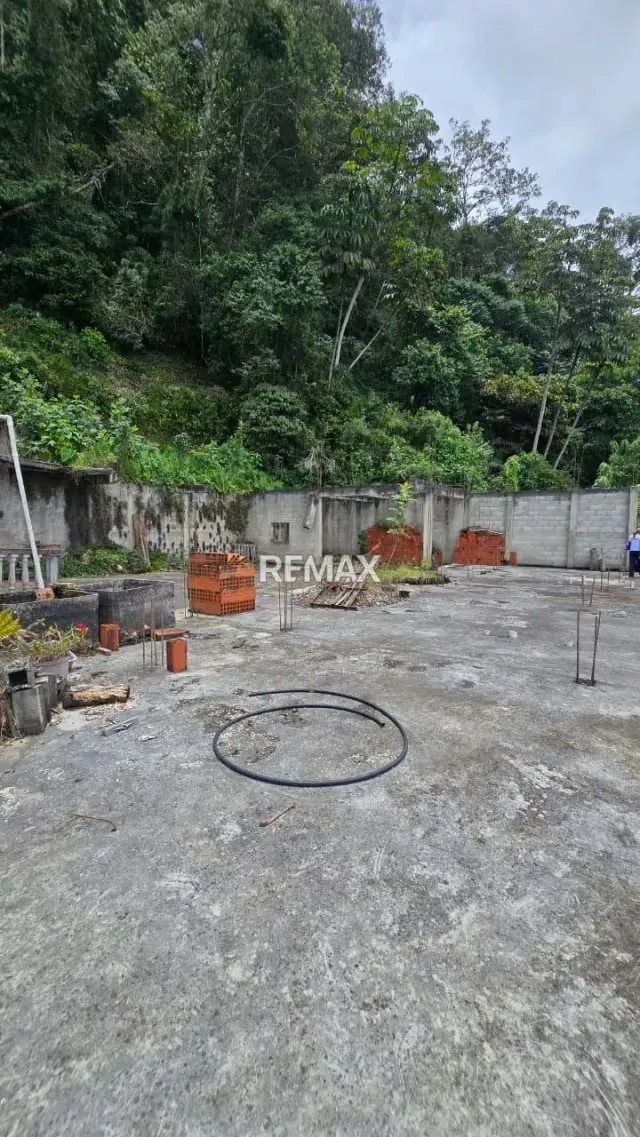TERRENO EN VENTA - 18