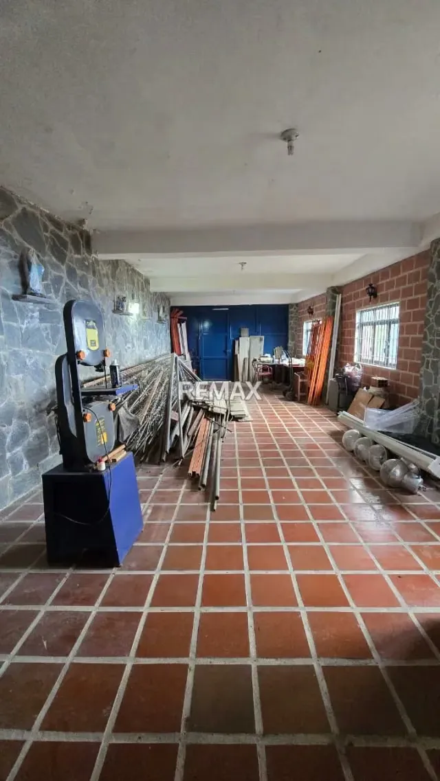 TERRENO EN VENTA - 6