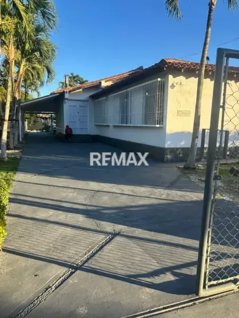 Venta de Hermosa Casa de Campo, Urb. el Jobo Rio Chico, Municipio Páez Venezuela - 2