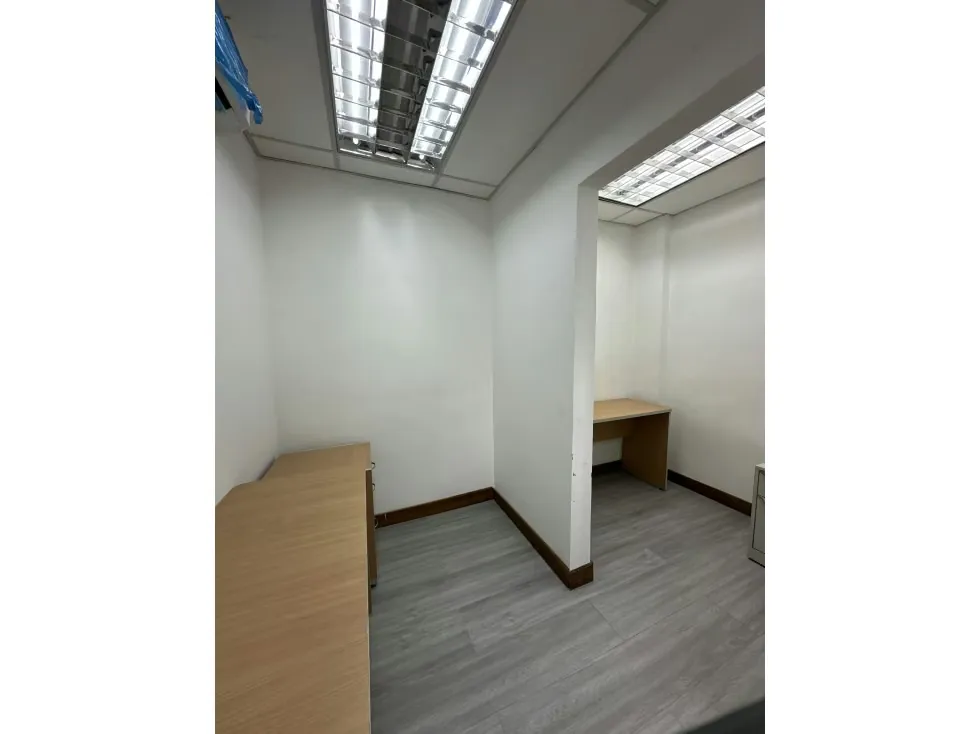 Alquilo cconsultorio 112m2 El Marques 5628 - 9